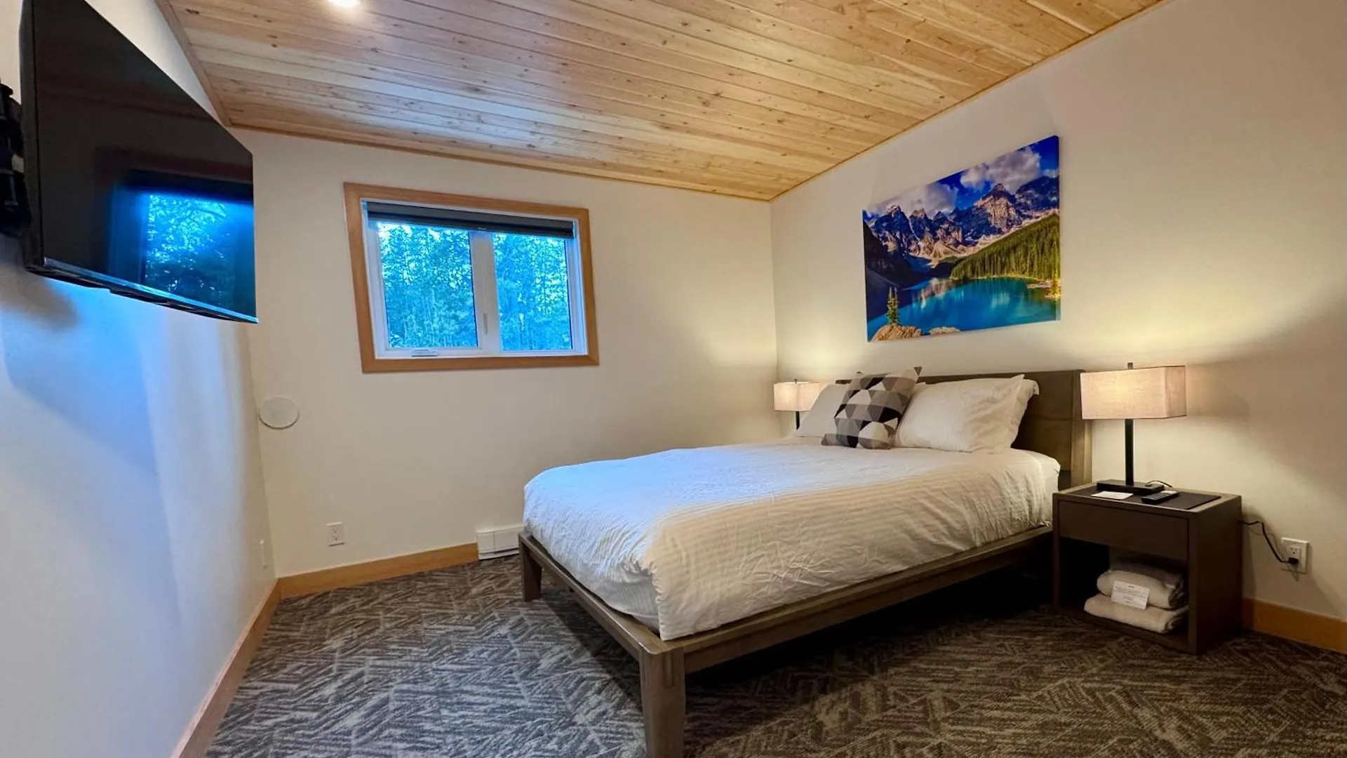 Elkhorn Lodge Vacation Rentals Banff Canada