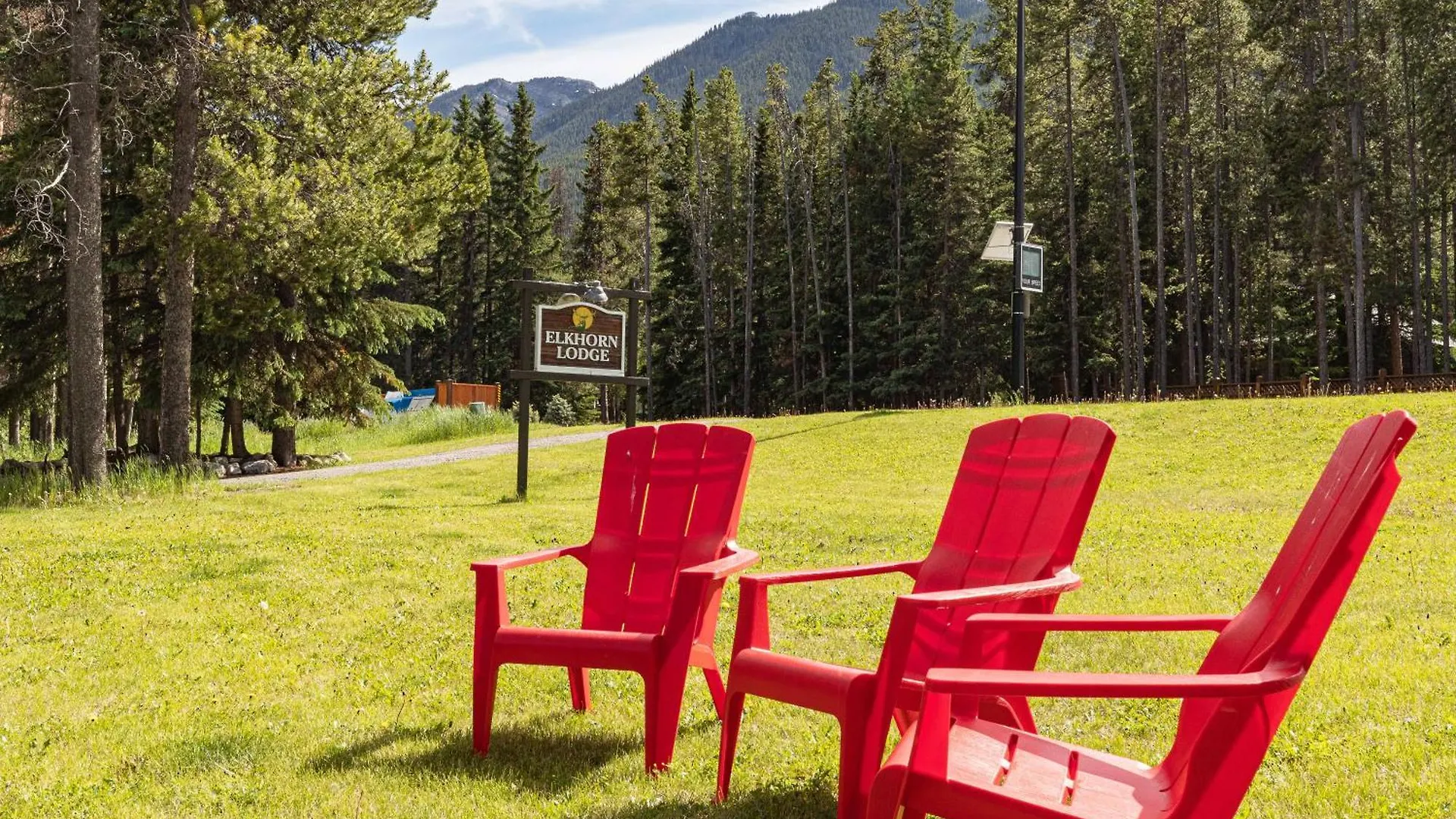 Elkhorn Lodge Vacation Rentals Banff