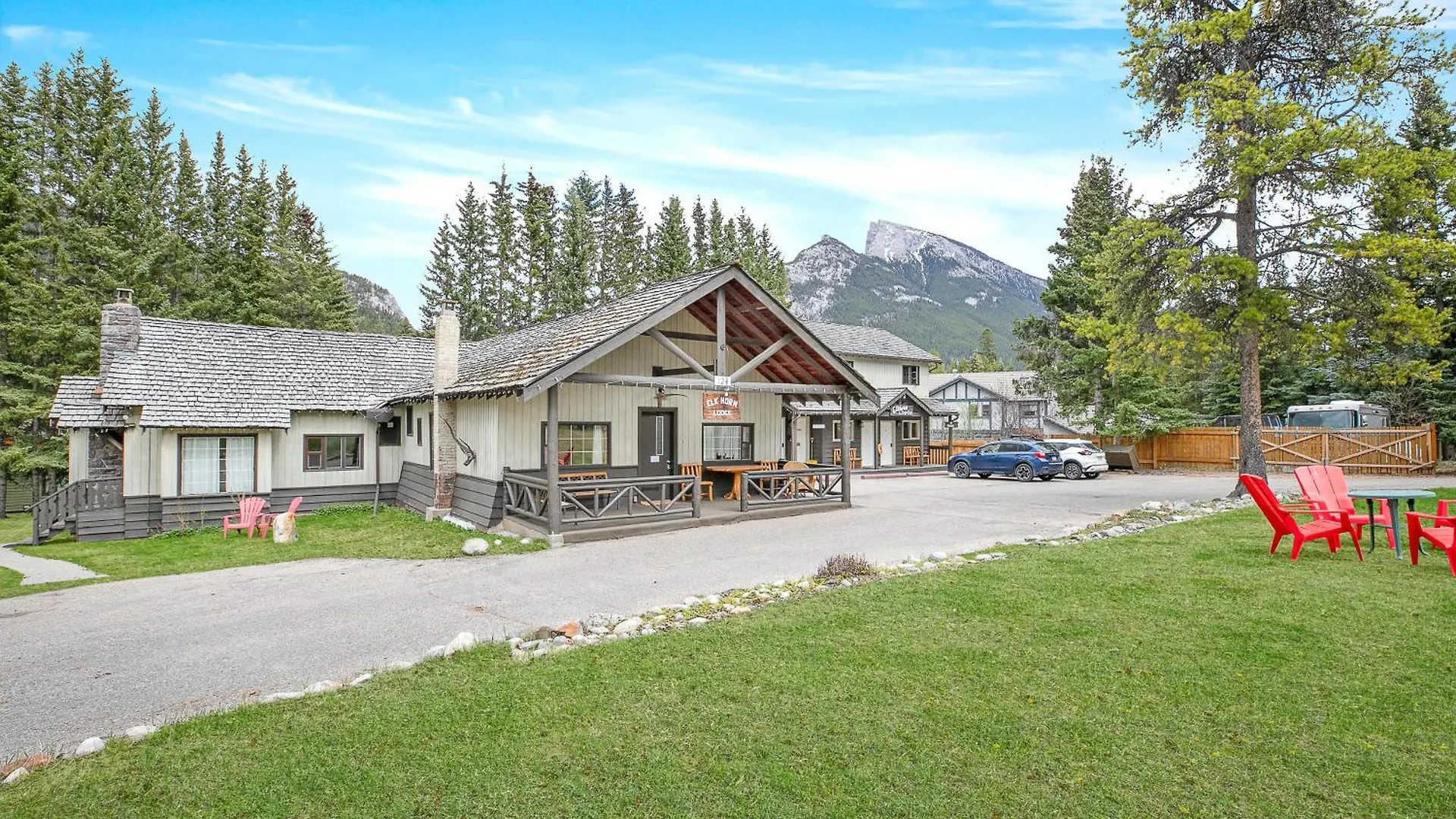 Elkhorn Lodge Vacation Rentals Banff