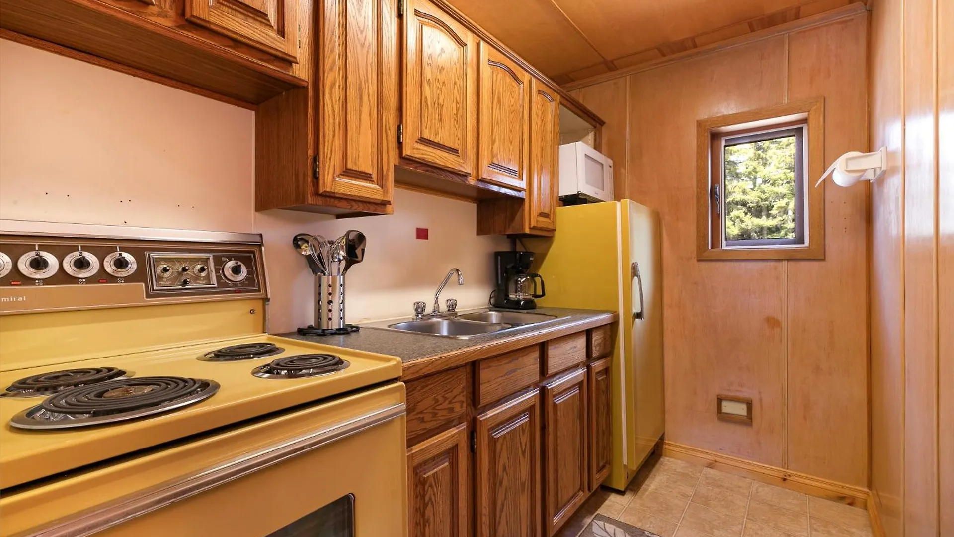 Elkhorn Lodge Vacation Rentals Banff