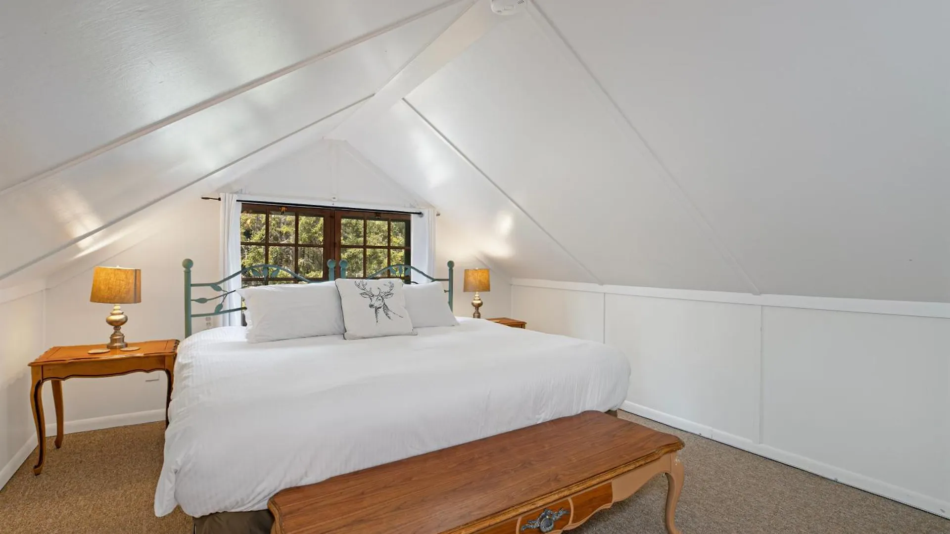 Elkhorn Lodge Vacation Rentals Banff Canada